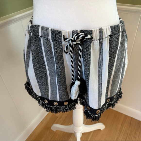 American Original Rewash black and white striped shorts. Excellent cond. Sz. L. - Picture 4 of 4
